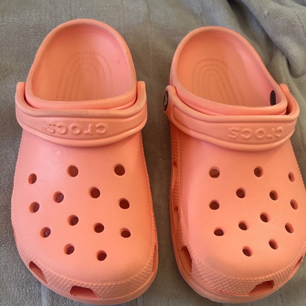 CROCS